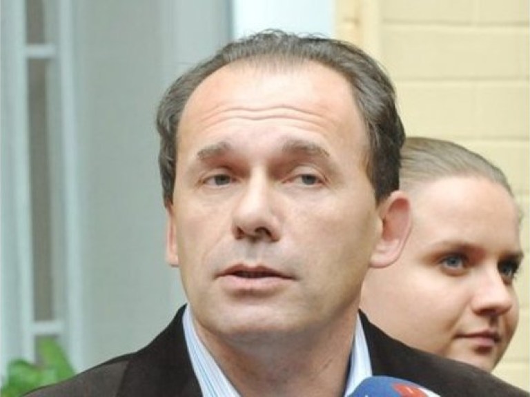 Адвокат Луценко Фомин намерен уйти в отпуск с 22 июля по 5 августа