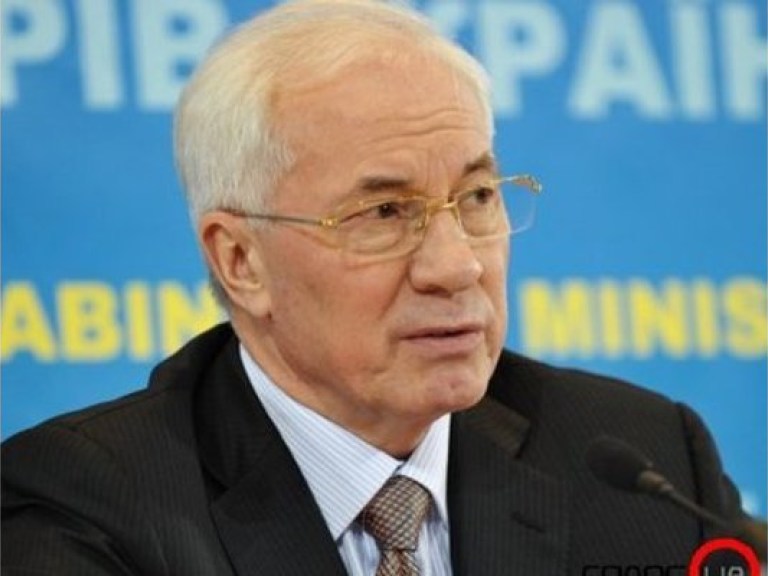 Азаров считает, что Украина должна полностью отказаться от иностранных заимствований