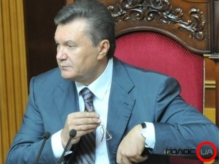 Янукович: Следствие рассматривает две версии взрыва на шахте в Луганской области