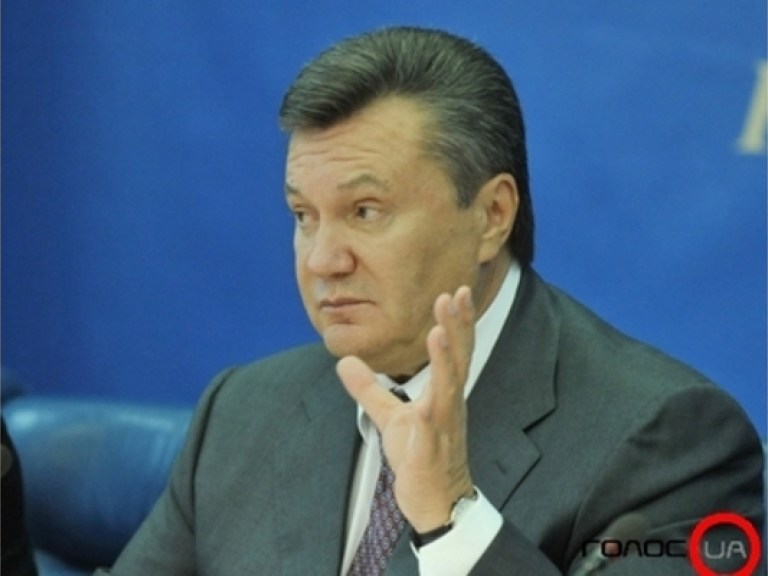 Янукович встретился с родными погибших в аварии в Луганской области