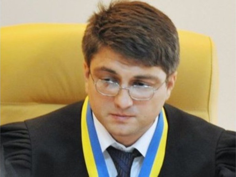Суд поручил Генпрокуратуре установить места пребывания Ющенко, Соколовского, Шлапака и Пинзеника