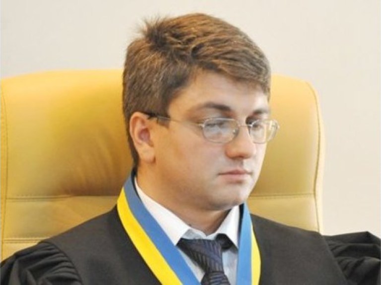 Суд не допустил Власенко к защите Тимошенко