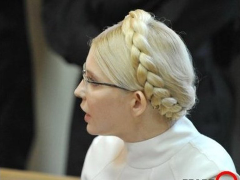 Тимошенко пришла в суд с традиционной косой