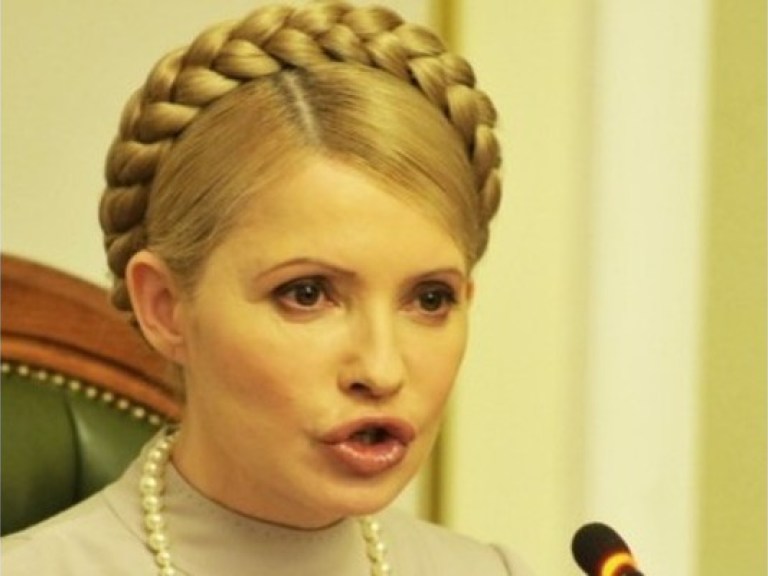 Тимошенко возмутила реплика ее адвоката об отсутствии у нее юридического образования