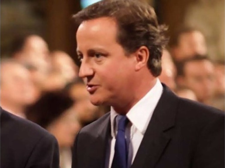 Кэмерон пообещал починить британское &#171;сломанное общество&#187;