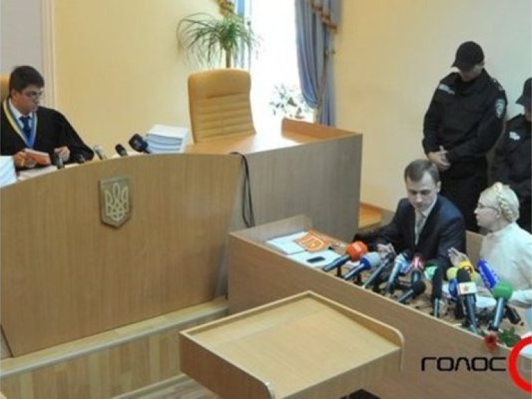Суд возобновил рассмотрение дела Тимошенко, ожидают ее показаний