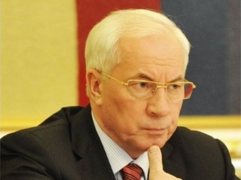 Азаров поручил Минэкономики усовершенствовать закон о государственных закупках