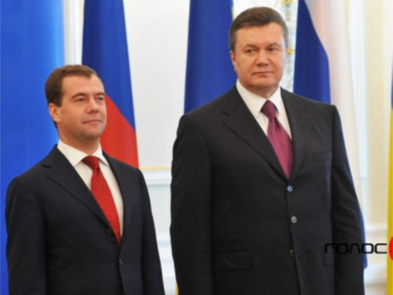 Янукович: Я бы на месте Медведева ярлыки не вешал
