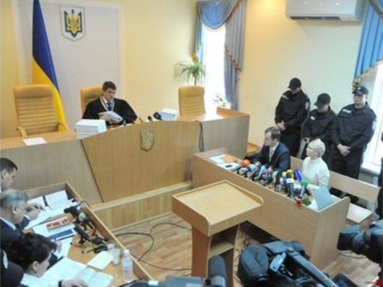 Суд отказался закрыть дело Тимошенко