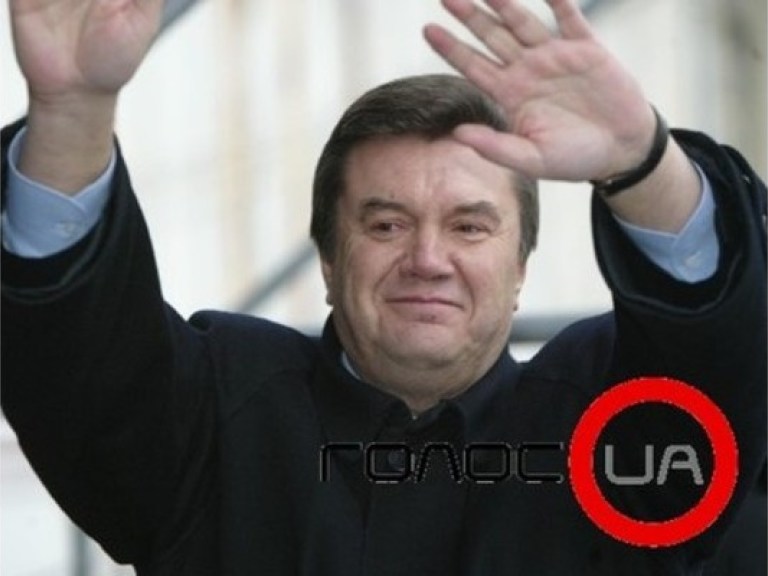 Янукович поздравил Виталия Кличко с победой