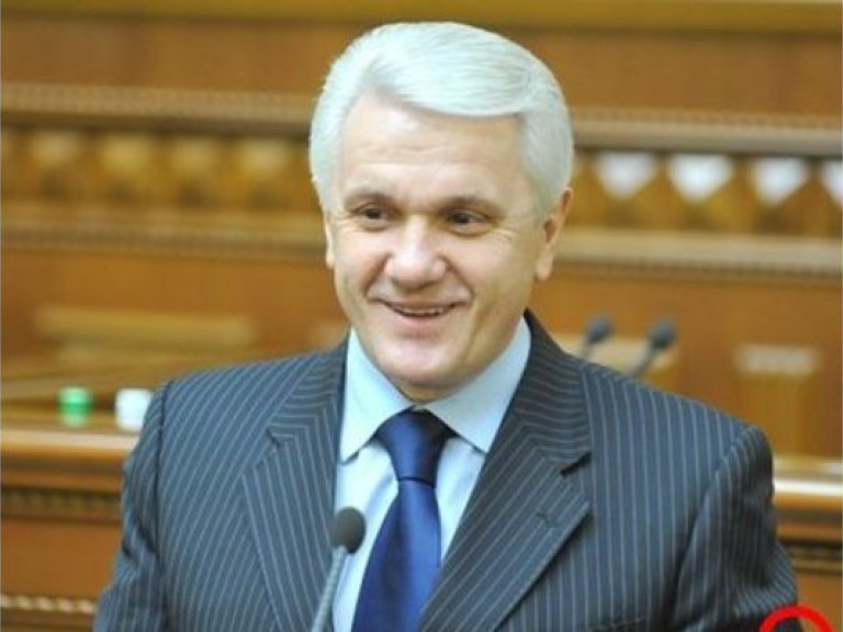 Литвину не грозит отставка — политолог