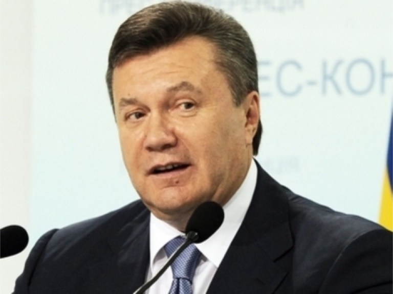 Янукович поручил правительству изменить Налоговый кодекс