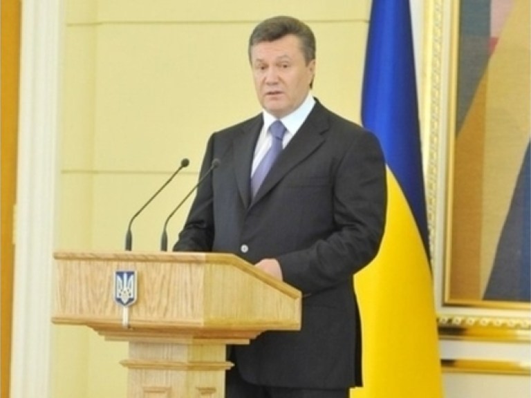 Янукович пожелал онкологам крепкого здоровья
