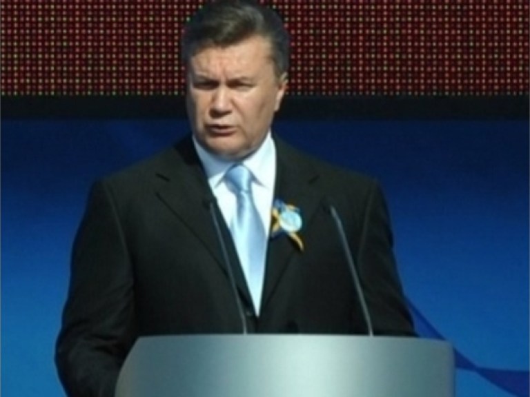 Янукович убеждает Платини, что Евро-2012 в Украине пройдет удачно