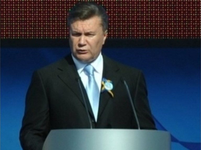 Янукович поблагодарил библиотекарей за повышение духовного уровня украинцев