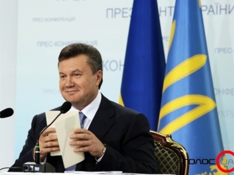 19 педагогов получили от Януковича по 150 тысяч гривен
