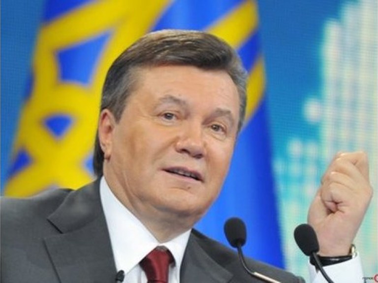 Янукович подписал закон, который запрещает выдавать кредиты в иностранной валюте