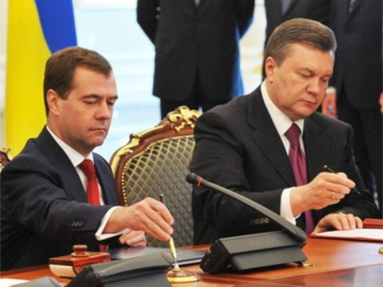 Янукович встретился с Медведевым «с глазу на глаз»