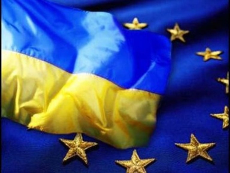 Под стенами Верховной Рады проходит акция в поддержку евроинтеграции Украины