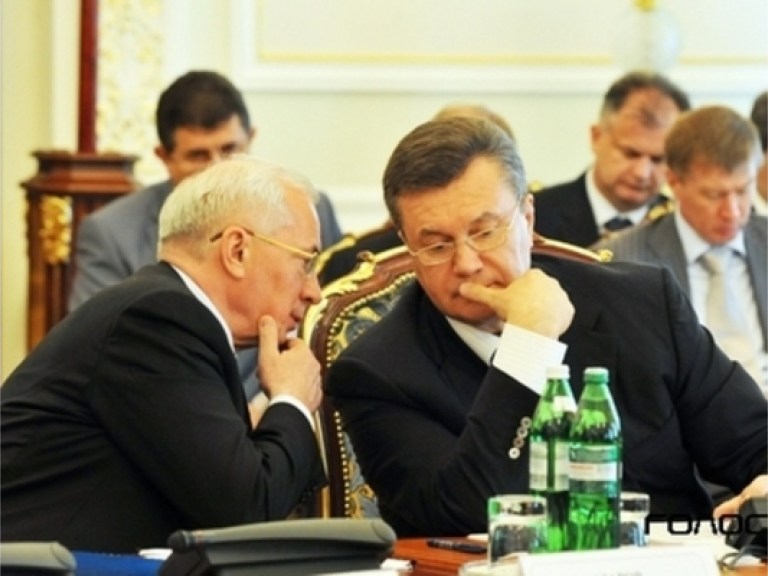 Янукович поручил Азарову обеспечить помощь Турции