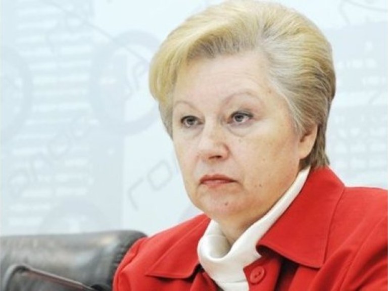 А. Александровская: МВФ важно «распихать» побольше кредитов, и дело Тимошенко в этом — не помеха
