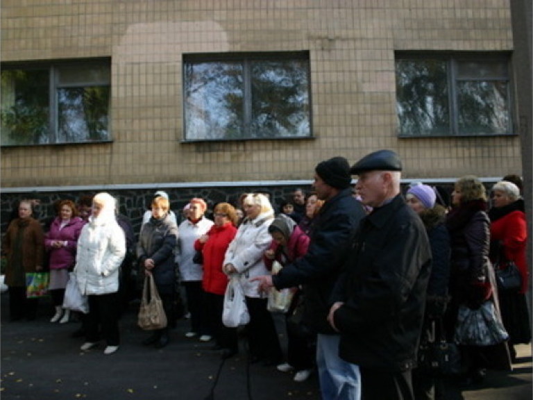 В Харькове на коммунальном предприятии незаконно увольняют сотрудников (Фото)