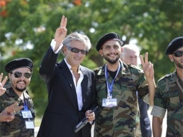 Советник Саркози признает факт финансирования Францией войны в Ливии