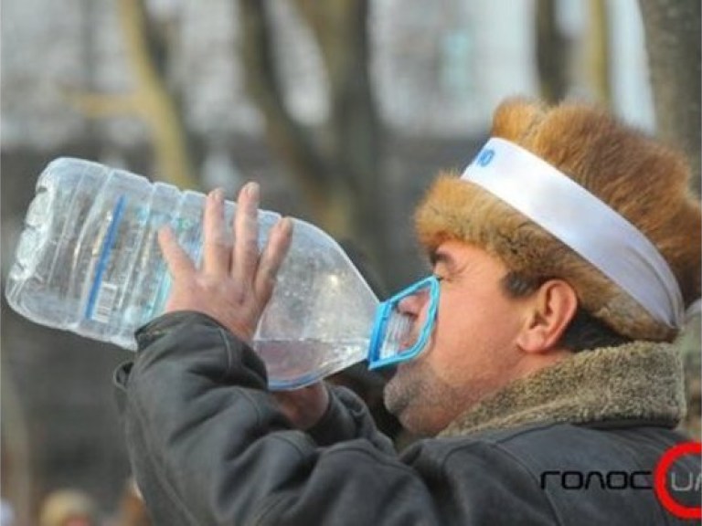 Отказаться от воды готовы 11 голодающих чернобыльцев