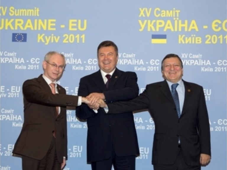 Янукович заявил о полном взаимопонимании с Баррозу и Ромпеем