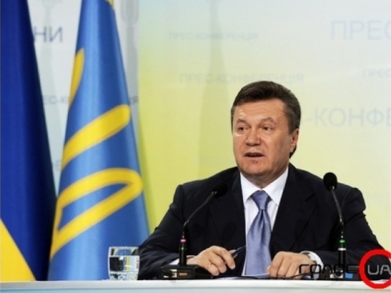 Литвин передал Госбюджет на подпись Януковичу
