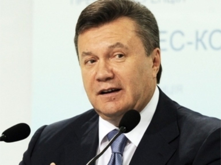 Янукович будет брать пример с Каддафи, когда истечет его президентский срок — политтехнолог