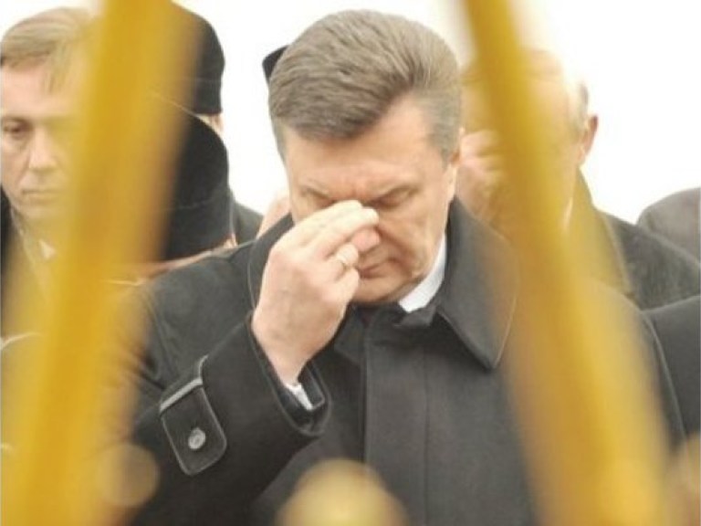 Янукович подарил Почаевской Лавре предметы для причастия по случаю Рождества