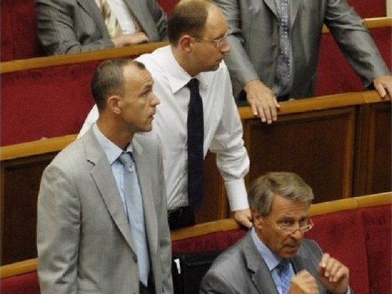 Обморок Тимошенко оппозиции в парламенте не помог