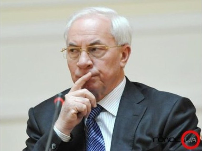 Азаров требует разобраться, почему тарифы растут без всяких на то оснований