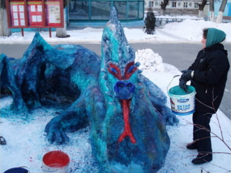 В колонии Тимошенко устроили конкурс снежных скульптур (Фото)
