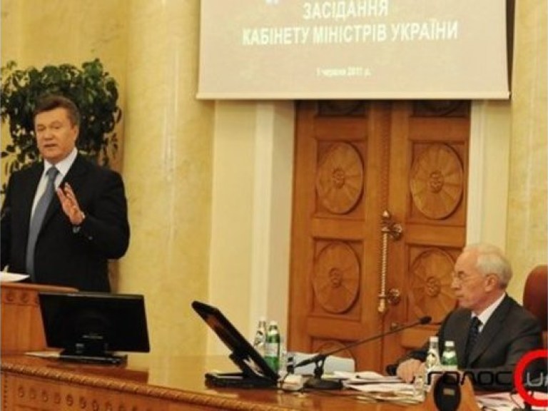 Азаров назвал выступление Януковича «историческим», но пообещал выполнить все поручения