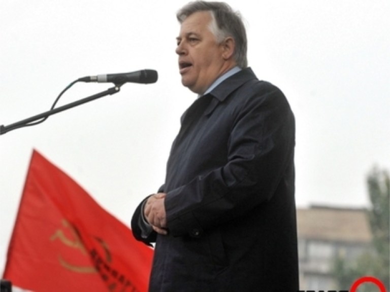 Народу необходимо усилить давление на власть — Симоненко