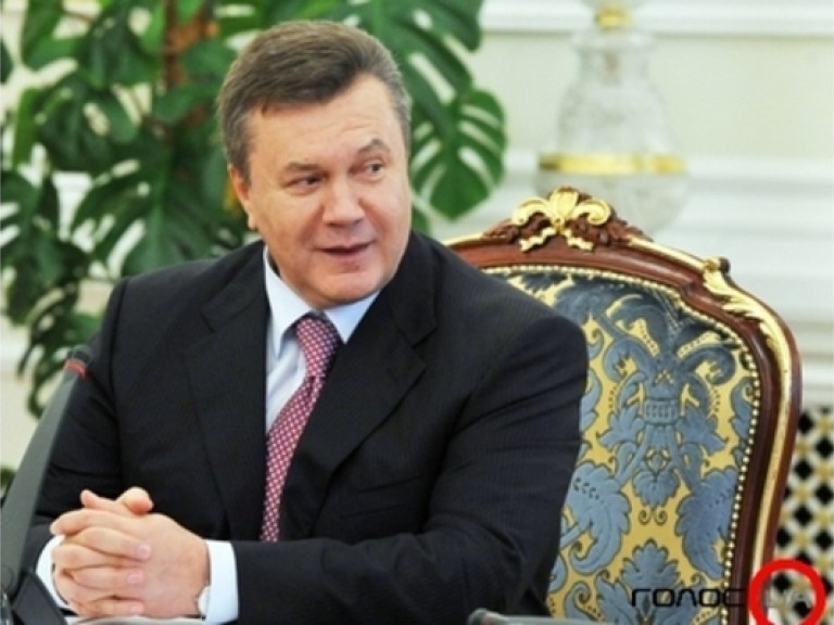 Янукович уже не в первый раз обещает двуязычие перед выборами &#8212; Храпов