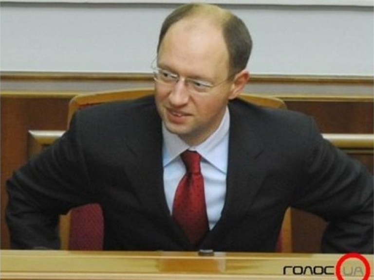 Яценюк хочет 226 мандатов и должность Литвина