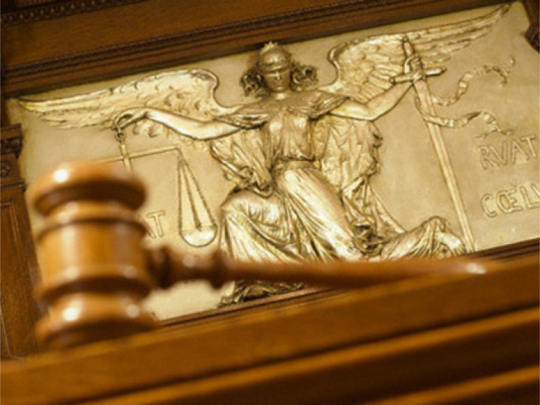 Иващенко судят в конвойной комнате суда и не пускают в туалет