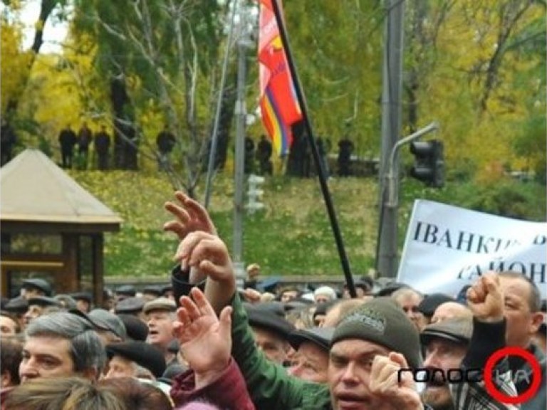 Чернобыльцы, шахтеры и предприниматели собираются на митинг под Кабмином