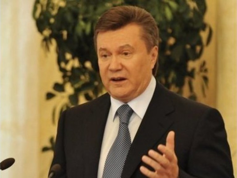 Янукович встретился с коллегами из Азербайджана и Турции и пообщался с глазу на глаз с Коморовским