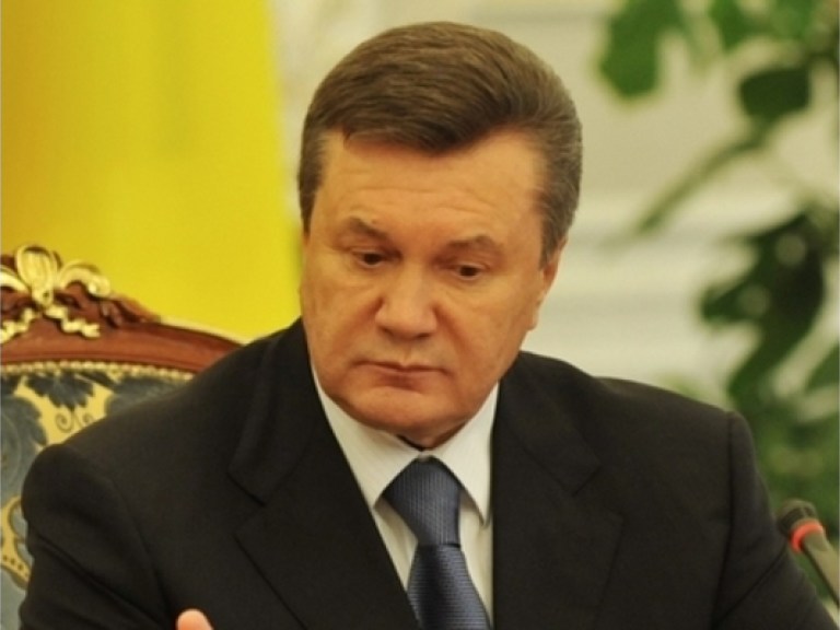 Янукович пообещал создавать почву для процветания книгоиздательства