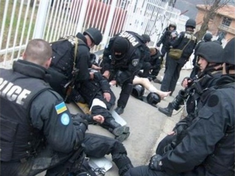 В Косово произошли столкновения местных жителей с военными KFOR &#8212; раненых среди украинских миротворцев нет