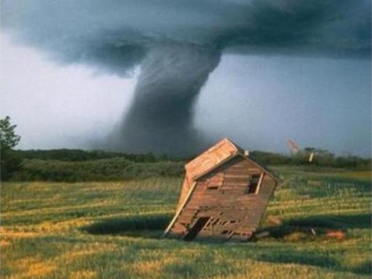В Украине прогнозируют аномальную погоду со смерчами и торнадо