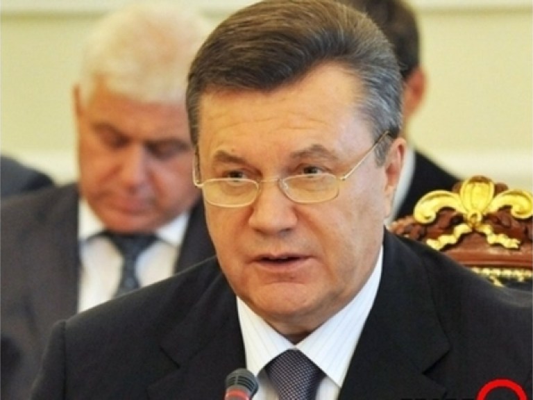 Янукович, Коморовский и Платини посмотрели церемонию открытия финальной части Евро