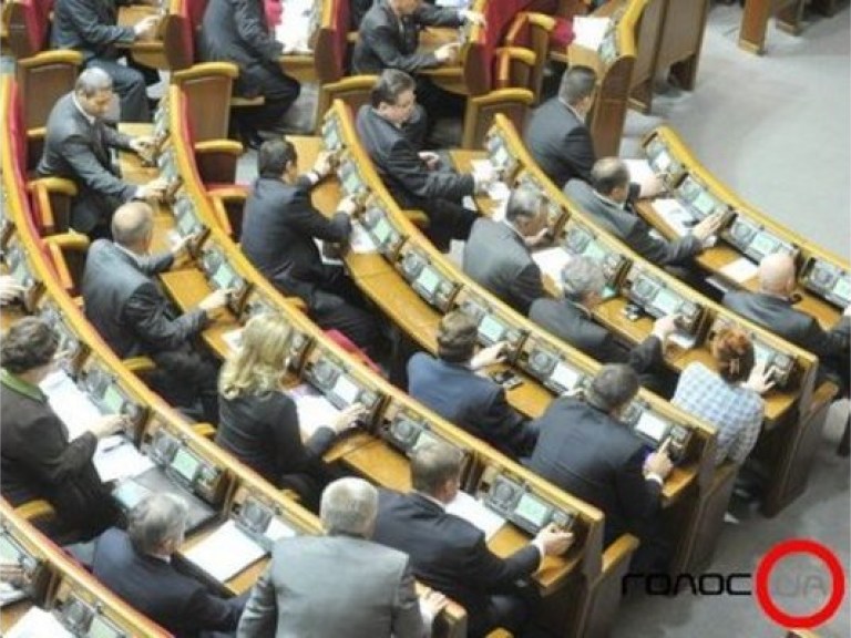 Парламент начал работу: сегодня заслушают Грищенко и Табачника