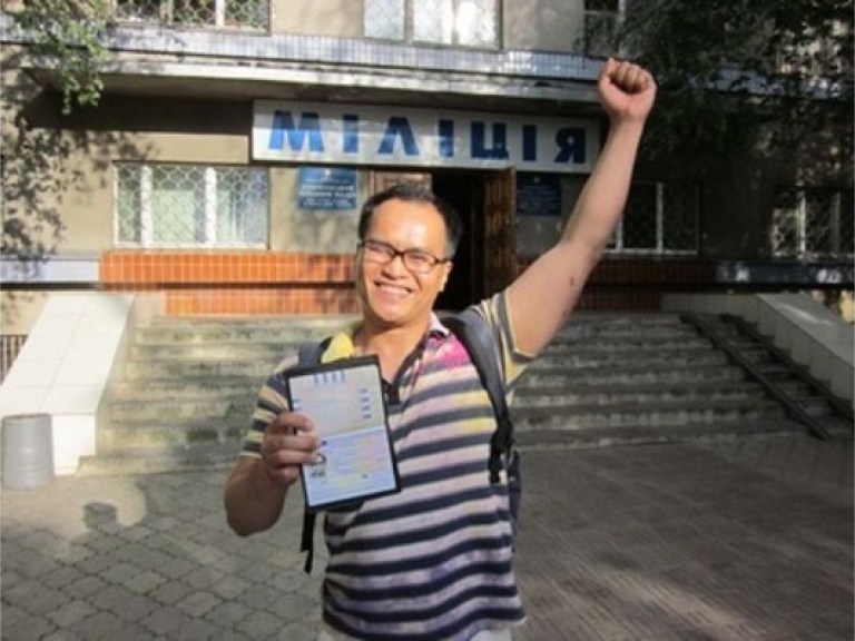 В Харькове голландский болельщик потерял паспорт (ФОТО)