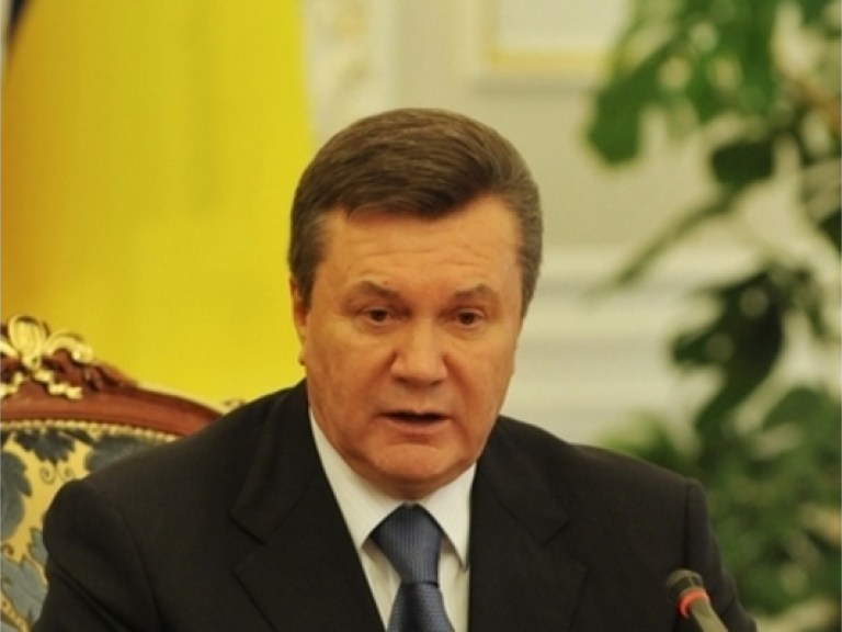 Янукович подписал изменения в Налоговый и Таможенный кодексы
