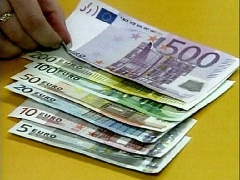 Туристы во время Евро-2012 оставили в обменниках миллиард долларов &#8212; эксперт
